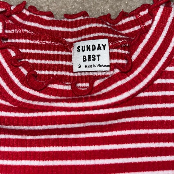 Aritzia Sunday Best Crowne mock neck T-shirt red/white stripes size small - Picture 4 of 5